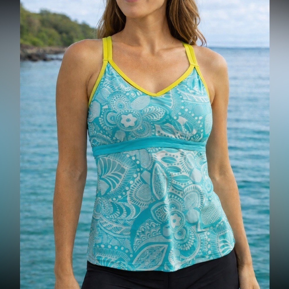 EXCELLENT CONDITION ATHLETA SIZE SMALL TANKINI TOP WITH SHELF BRA